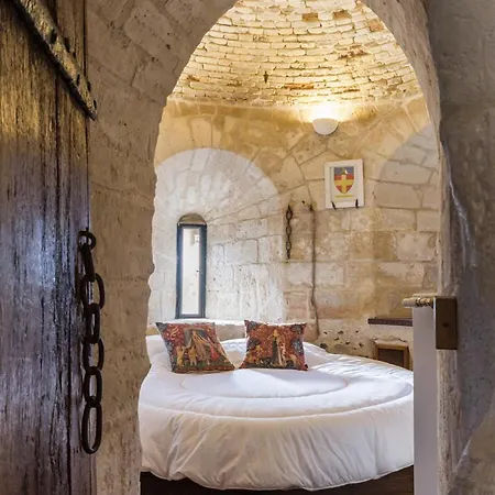 La Tour De La Reine Blanche Guest house 3*